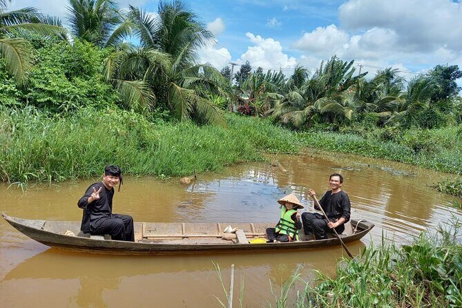 Cu chi Tunnel & Mekong Delta Full Day BBQ Lunch Lux Group 10 pax - Fishing village with floating houses: a final visual that sticks