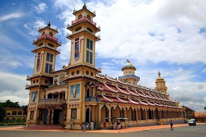 Private Tour: Cu Chi Tunnels and Cao Dai Temple - Hotel Pickup to Tay Ninh: The 2.5-Hour Drive That Sets Expectations
