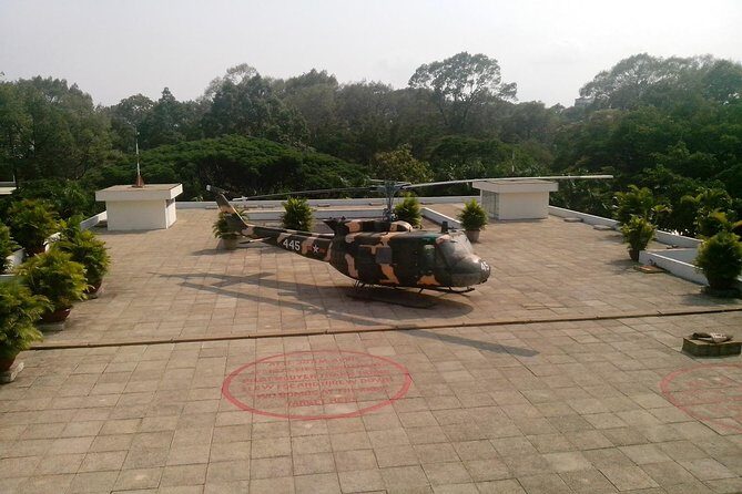 Small-group Saigon City & Cu Chi Tunnels Day Trip - District 1 Pickup and the Easiest Start of Your Day